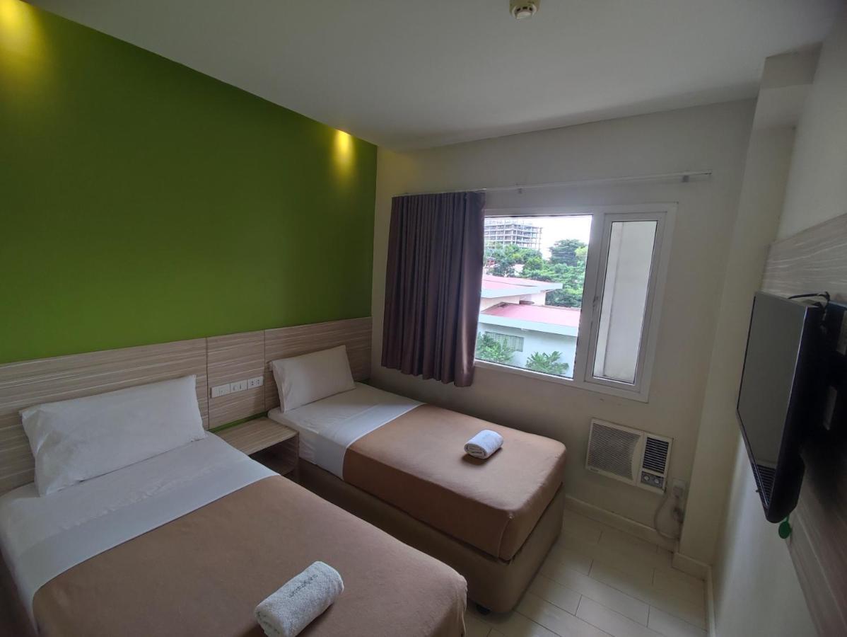 Westpoint Hotel Cebu Buitenkant foto